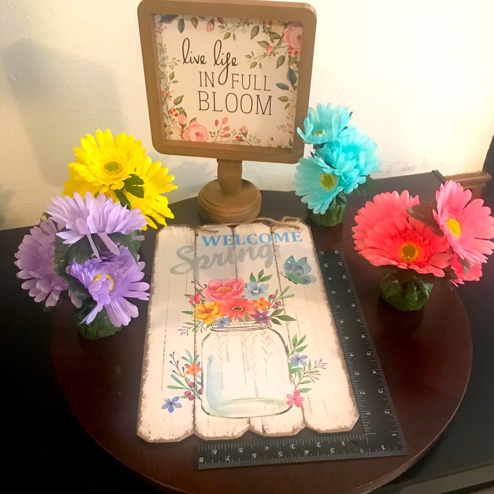 Welcome Spring Mason Jar Picket Fence Wall Sign